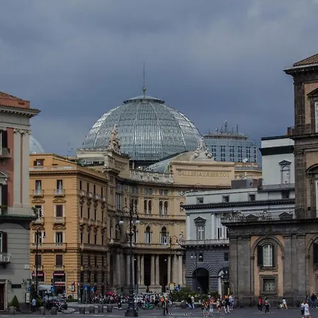 Art Nel Cuore Di Nápoly