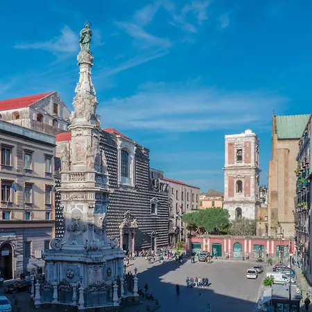 Art Nel Cuore Di نابولي